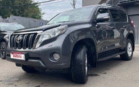 Toyota Land Cruiser Prado 150 рестайлинг 2, 2015 год, 3 800 000 рублей, 2 фотография
