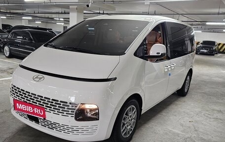 Hyundai Staria, 2025 год, 4 630 000 рублей, 3 фотография