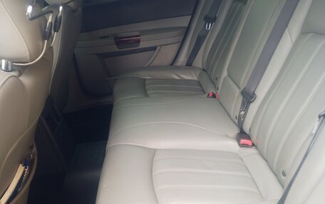 Chrysler 300C II, 2005 год, 850 000 рублей, 11 фотография