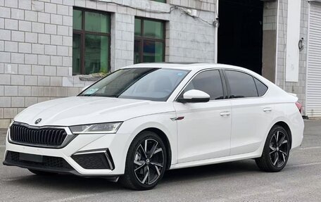 Skoda Octavia IV, 2022 год, 2 100 000 рублей, 2 фотография