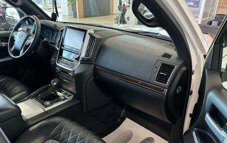 Toyota Land Cruiser 200, 2018 год, 6 899 900 рублей, 12 фотография