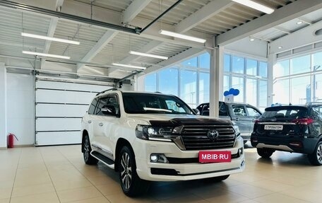 Toyota Land Cruiser 200, 2018 год, 6 899 900 рублей, 8 фотография