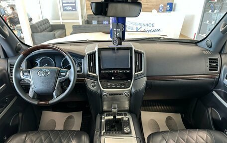 Toyota Land Cruiser 200, 2018 год, 6 899 900 рублей, 16 фотография