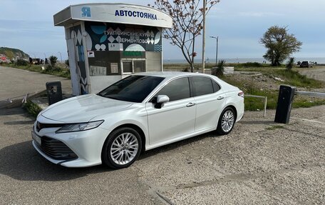 Toyota Camry, 2019 год, 3 250 000 рублей, 2 фотография
