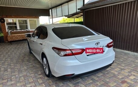 Toyota Camry, 2019 год, 3 250 000 рублей, 4 фотография