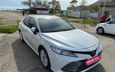 Toyota Camry, 2019 год, 3 250 000 рублей, 10 фотография