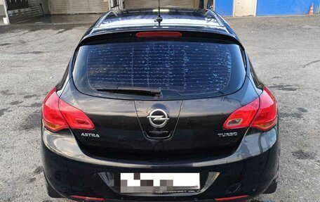 Opel Astra J, 2011 год, 600 000 рублей, 1 фотография