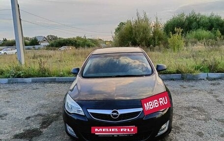 Opel Astra J, 2011 год, 600 000 рублей, 2 фотография
