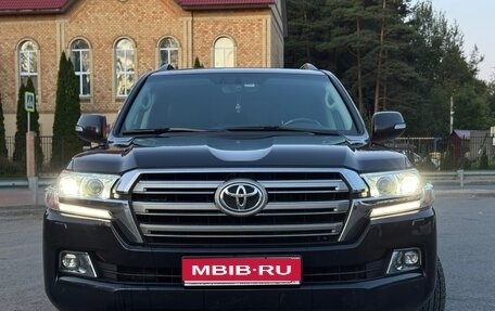 Toyota Land Cruiser 200, 2018 год, 7 250 000 рублей, 1 фотография