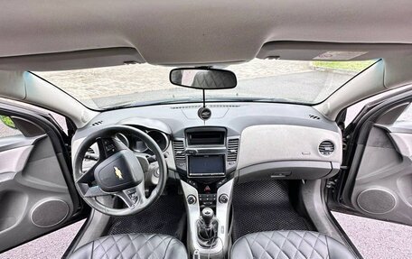 Chevrolet Cruze II, 2010 год, 550 000 рублей, 12 фотография