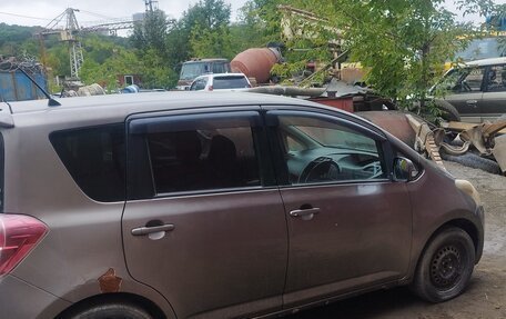 Toyota Ractis I, 2010 год, 150 000 рублей, 3 фотография