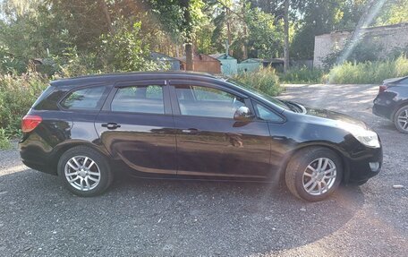 Opel Astra J, 2011 год, 720 000 рублей, 3 фотография