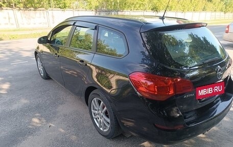 Opel Astra J, 2011 год, 720 000 рублей, 14 фотография