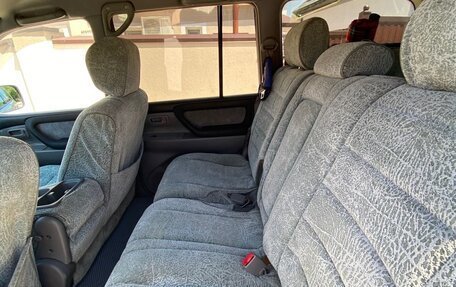 Toyota Land Cruiser 100 рестайлинг 2, 2007 год, 2 800 000 рублей, 9 фотография