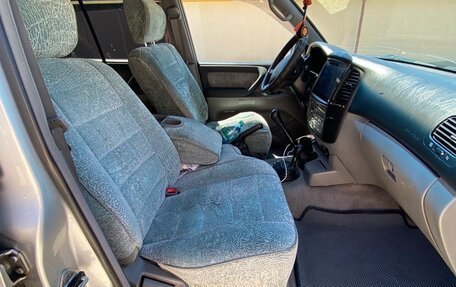 Toyota Land Cruiser 100 рестайлинг 2, 2007 год, 2 800 000 рублей, 8 фотография