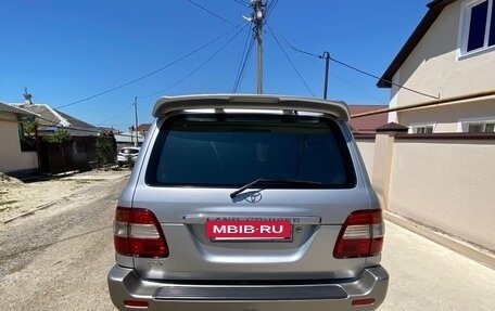 Toyota Land Cruiser 100 рестайлинг 2, 2007 год, 2 800 000 рублей, 2 фотография