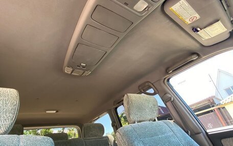 Toyota Land Cruiser 100 рестайлинг 2, 2007 год, 2 800 000 рублей, 13 фотография