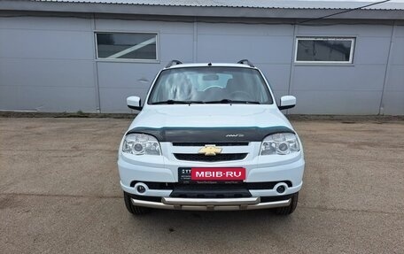 Chevrolet Niva I рестайлинг, 2016 год, 735 000 рублей, 2 фотография