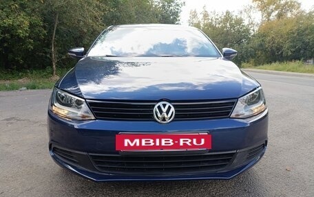 Volkswagen Jetta VI, 2013 год, 690 000 рублей, 3 фотография