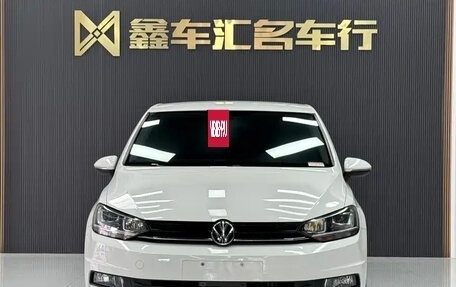 Volkswagen Touran III, 2022 год, 1 705 000 рублей, 2 фотография