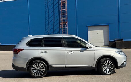 Mitsubishi Outlander III рестайлинг 3, 2018 год, 2 155 000 рублей, 7 фотография