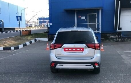 Mitsubishi Outlander III рестайлинг 3, 2018 год, 2 155 000 рублей, 19 фотография