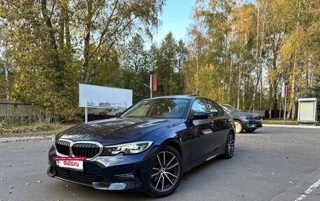 BMW 3 серия, 2019 год, 2 900 000 рублей, 3 фотография