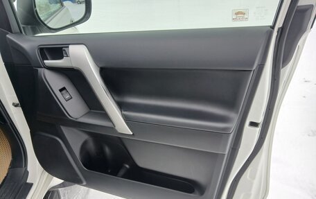 Toyota Land Cruiser Prado 150 рестайлинг 2, 2018 год, 5 500 000 рублей, 7 фотография