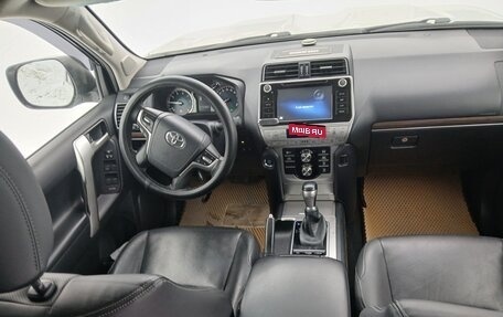 Toyota Land Cruiser Prado 150 рестайлинг 2, 2018 год, 5 500 000 рублей, 12 фотография