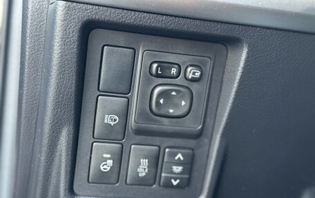 Toyota Land Cruiser Prado 150 рестайлинг 2, 2016 год, 4 050 000 рублей, 21 фотография