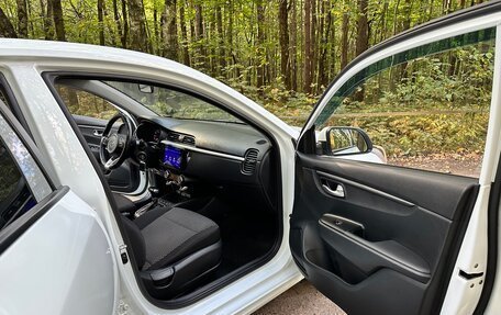 KIA Rio IV, 2018 год, 999 000 рублей, 12 фотография