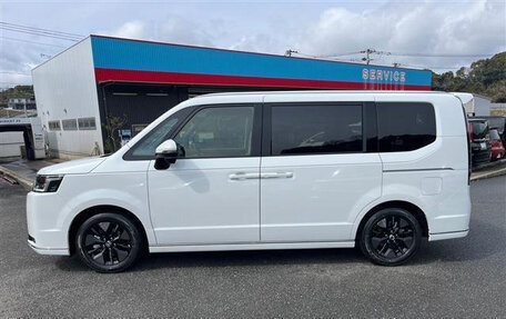 Honda Stepwgn, 2022 год, 2 560 000 рублей, 4 фотография