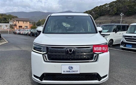 Honda Stepwgn, 2022 год, 2 560 000 рублей, 2 фотография