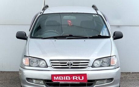 Toyota Ipsum II, 1996 год, 379 000 рублей, 2 фотография