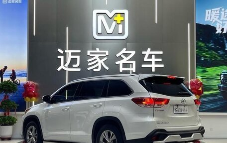 Toyota Highlander III, 2021 год, 2 380 200 рублей, 4 фотография