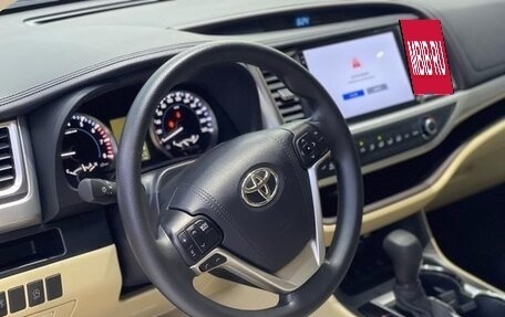Toyota Highlander III, 2021 год, 2 380 200 рублей, 7 фотография