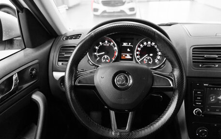 Skoda Yeti I рестайлинг, 2015 год, 1 130 000 рублей, 19 фотография