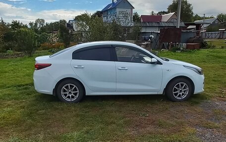 KIA Rio IV, 2019 год, 1 349 000 рублей, 3 фотография