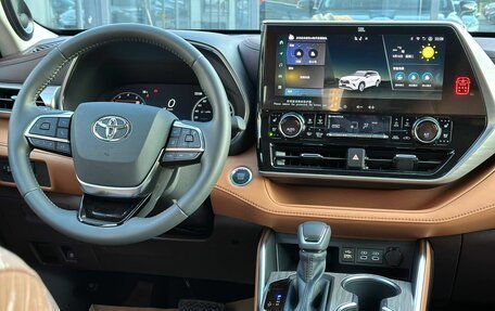 Toyota Highlander, 2025 год, 5 200 000 рублей, 34 фотография