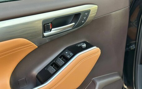 Toyota Highlander, 2025 год, 5 200 000 рублей, 31 фотография