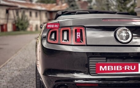 Ford Mustang VI рестайлинг, 2012 год, 2 000 000 рублей, 6 фотография