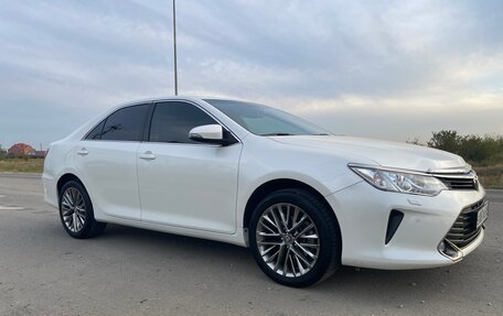 Toyota Camry, 2017 год, 2 143 000 рублей, 2 фотография