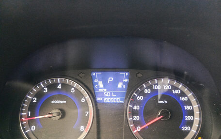 Hyundai Solaris II рестайлинг, 2012 год, 550 000 рублей, 17 фотография