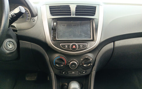 Hyundai Solaris II рестайлинг, 2012 год, 550 000 рублей, 19 фотография