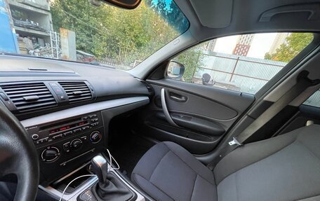 BMW 1 серия, 2011 год, 795 000 рублей, 21 фотография