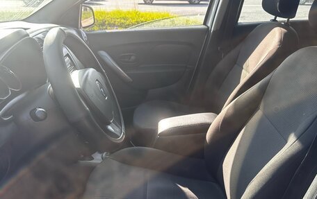 Renault Logan II, 2018 год, 330 000 рублей, 8 фотография