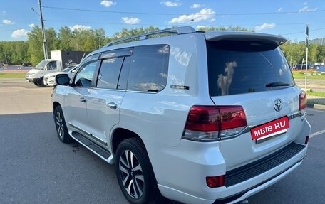 Toyota Land Cruiser 200, 2017 год, 5 500 000 рублей, 6 фотография