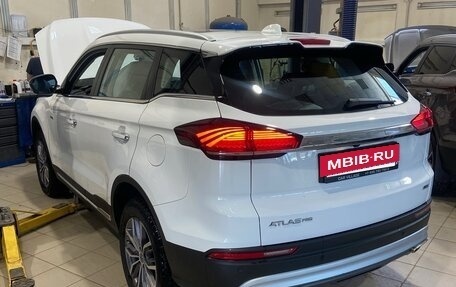 Geely Atlas, 2024 год, 2 200 000 рублей, 3 фотография