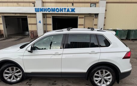 Volkswagen Tiguan II, 2018 год, 2 700 000 рублей, 2 фотография