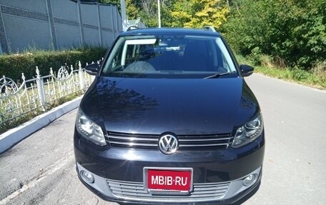Volkswagen Touran III, 2011 год, 1 130 000 рублей, 1 фотография